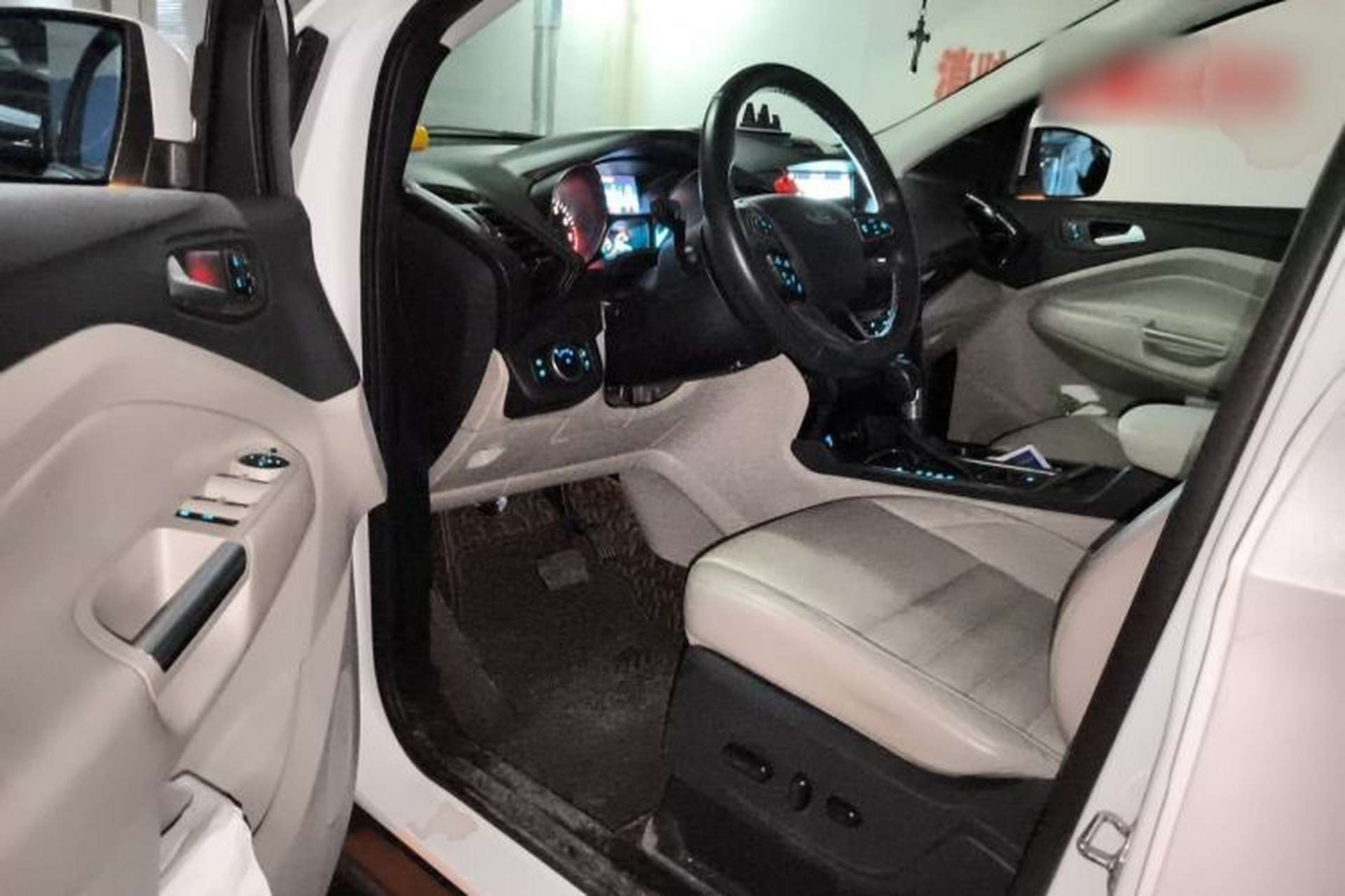 Used Ford Kuga 2017 EcoBoost 245 Four-Wheel Drive Titanium Edition Driver Seat