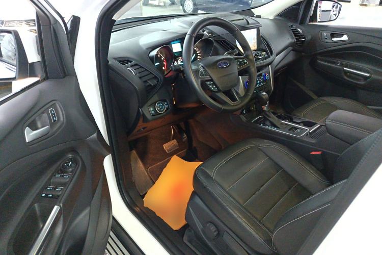 Used Ford Kuga 2017 EcoBoost 180 Two-Wheel-Drive Platinum Edition Driver Seat