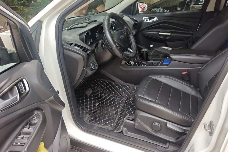 Used Ford Kuga 2017 EcoBoost 180 Two-Wheel-Drive Tiger Leap Model Driver Seat