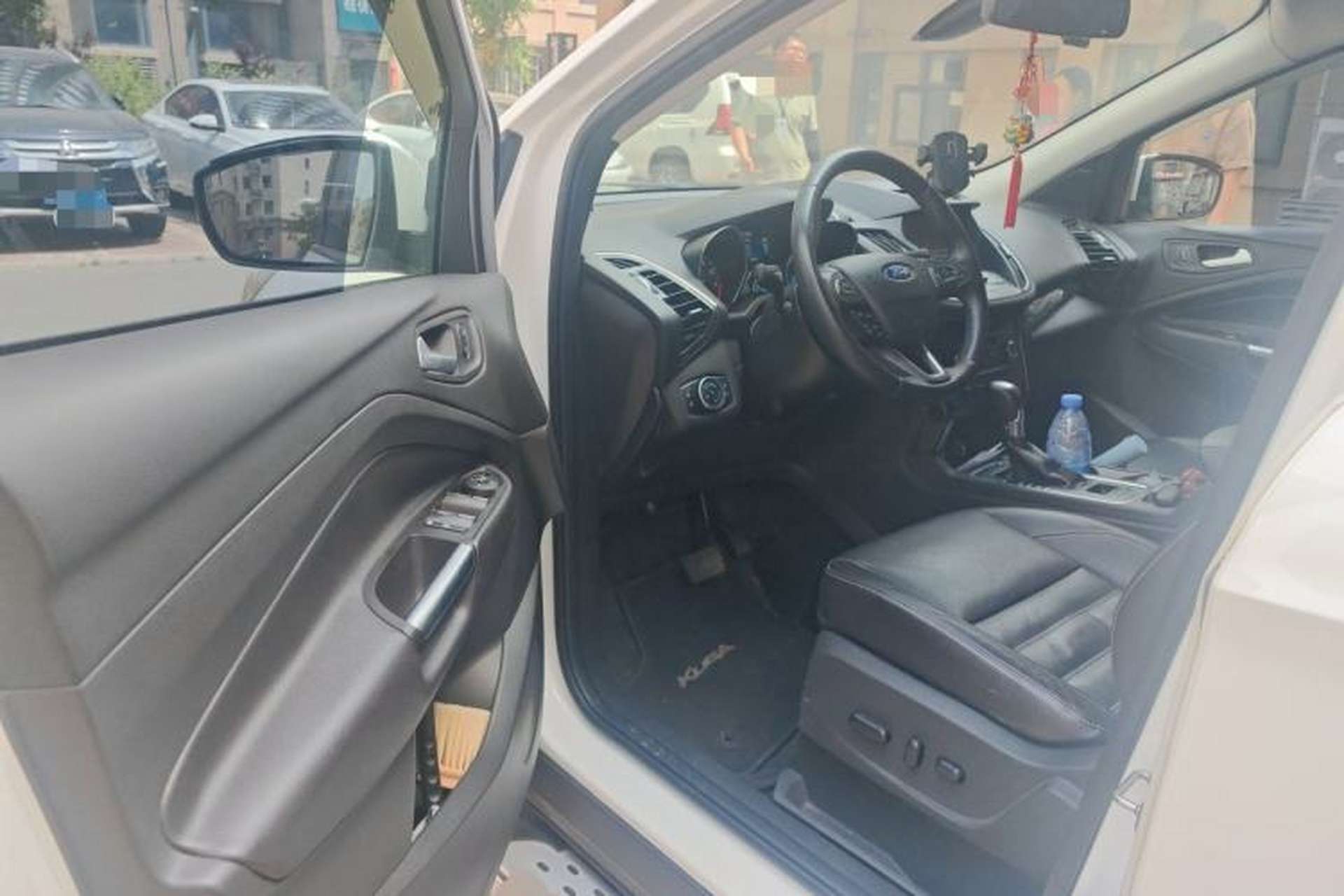 Used Ford Kuga 2017 EcoBoost 180 Two-Wheel-Drive Luxury Wing Edition Driver Seat