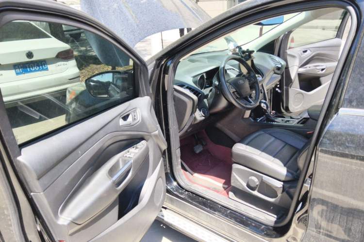 Used Ford Kuga 2017 EcoBoost 180 Two-Wheel-Drive Tiger Leap Model Driver Seat