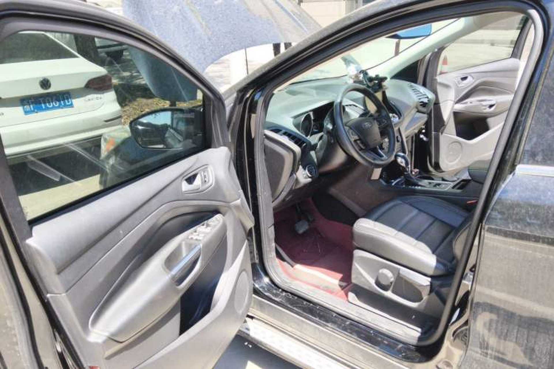 Used Ford Kuga 2017 EcoBoost 180 Two-Wheel-Drive Tiger Leap Model Driver Seat