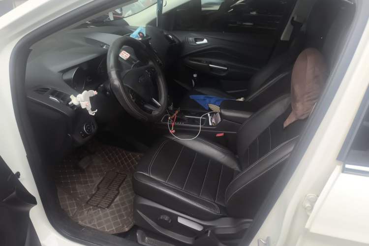 Used Ford Kuga 2017 EcoBoost 180 Two-Wheel-Drive Platinum Edition Driver Seat