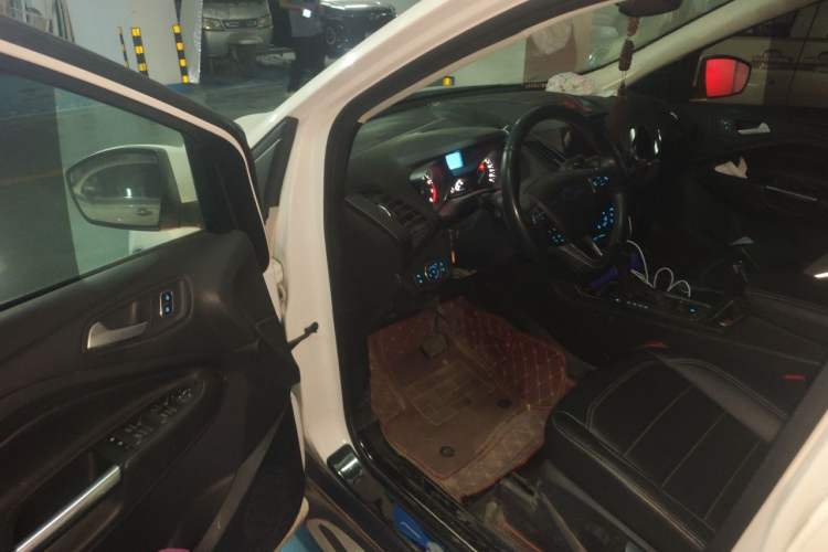 Used Ford Kuga 2017 EcoBoost 180 Two-Wheel-Drive Tiger Leap Model Driver Seat