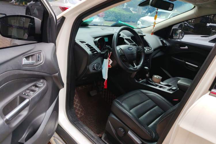 Used Ford Kuga 2017 EcoBoost 180 Two-Wheel-Drive Tiger Leap Model Driver Seat