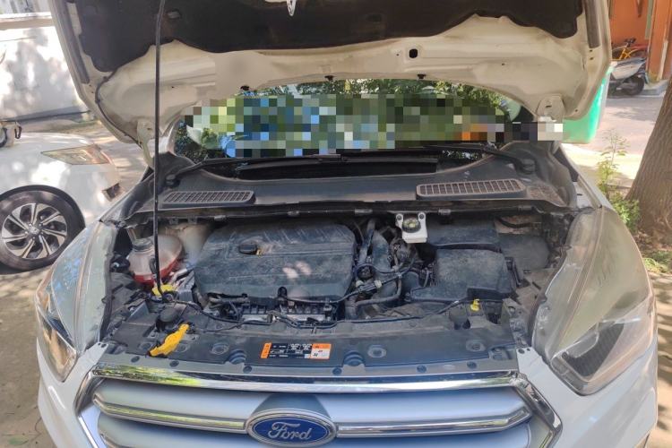 Used Ford Kuga 2017 EcoBoost 180 Two-Wheel-Drive Tiger Leap Model Engine Bay