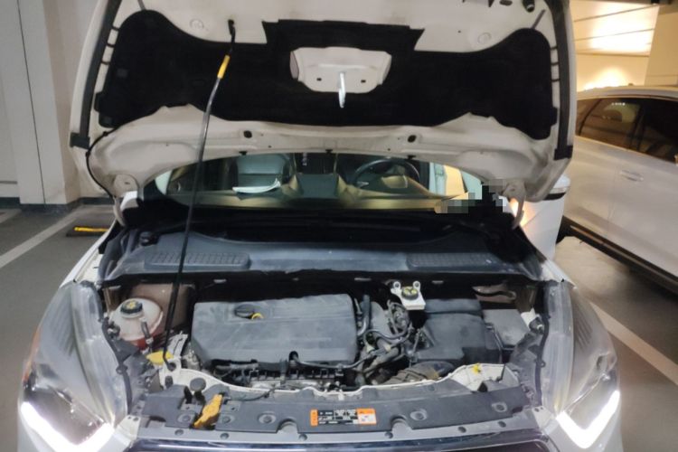 Used Ford Kuga 2017 EcoBoost 180 Two-Wheel-Drive Tiger Leap Model Engine Bay