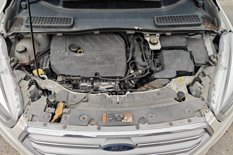 Used Ford Kuga 2017 EcoBoost 180 Two-Wheel-Drive Tiger Leap Model Engine Bay