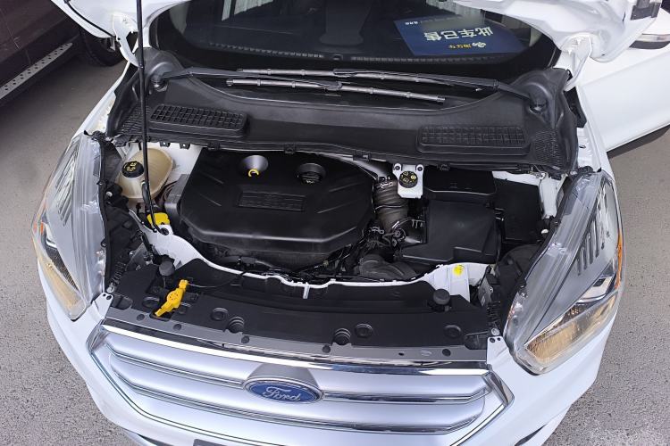 Used Ford Kuga 2017 EcoBoost 245 Four-Wheel Drive Platinum Edition Engine Bay