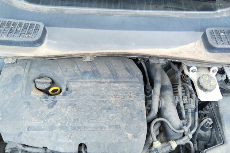 Used Ford Kuga 2017 EcoBoost 180 Two-Wheel-Drive Tiger Leap Model Engine Bay