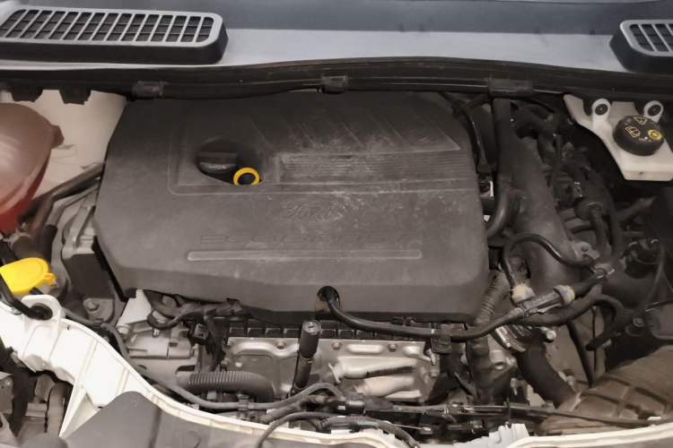 Used Ford Kuga 2017 EcoBoost 180 Two-Wheel-Drive Tiger Leap Model Engine Bay