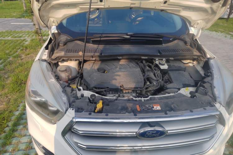Used Ford Kuga 2017 EcoBoost 180 Two-Wheel-Drive Luxury Wing Edition Engine Bay