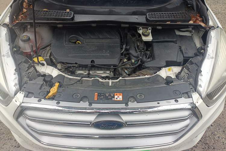 Used Ford Kuga 2017 EcoBoost 180 Two-Wheel-Drive Tiger Leap Model Engine Bay