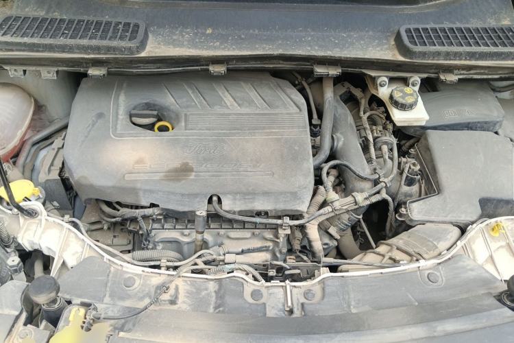 Used Ford Kuga 2017 EcoBoost 180 Two-Wheel-Drive Tiger Leap Model Engine Bay