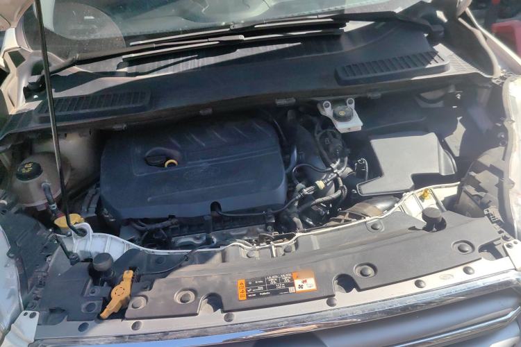 Used Ford Kuga 2017 EcoBoost 180 Two-Wheel-Drive Tiger Leap Model Engine Bay