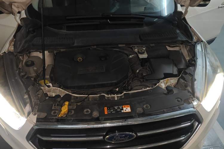 Used Ford Kuga 2017 EcoBoost 245 Four-Wheel-Drive Sport Model Engine Bay