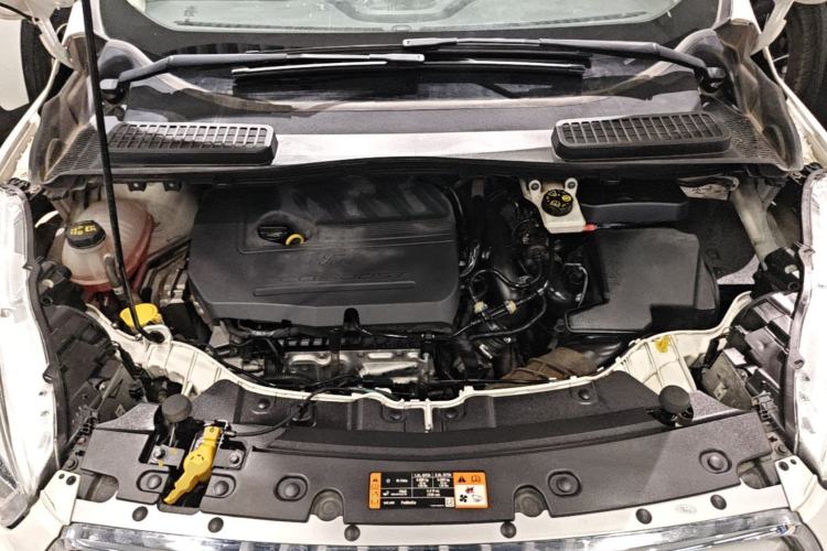 Used Ford Kuga 2017 EcoBoost 180 Two-Wheel-Drive Tiger Leap Model Engine Bay