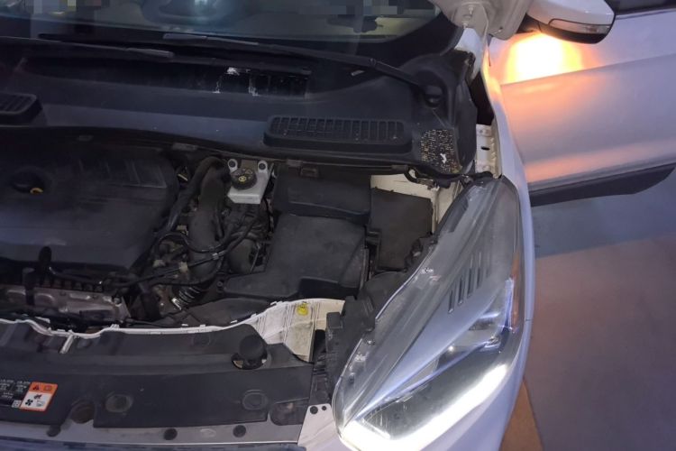 Used Ford Kuga 2017 EcoBoost 180 Two-Wheel-Drive Luxury Wing Edition Engine Bay Left