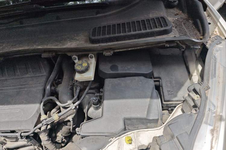 Used Ford Kuga 2017 EcoBoost 180 Two-Wheel-Drive Platinum Edition Engine Bay Left