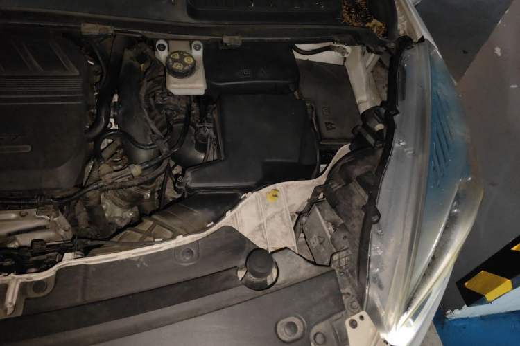 Used Ford Kuga 2017 EcoBoost 180 Two-Wheel-Drive Platinum Edition Engine Bay Left