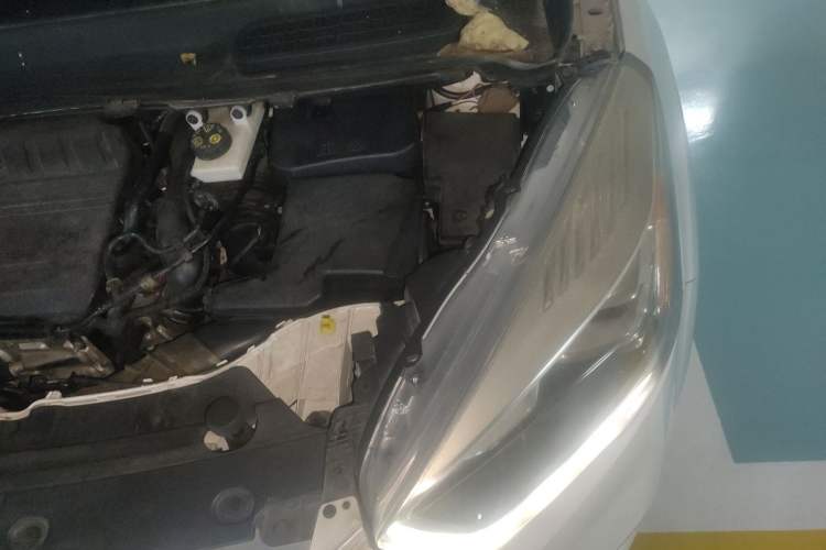 Used Ford Kuga 2017 EcoBoost 180 Two-Wheel-Drive Elite Trim Engine Bay Left