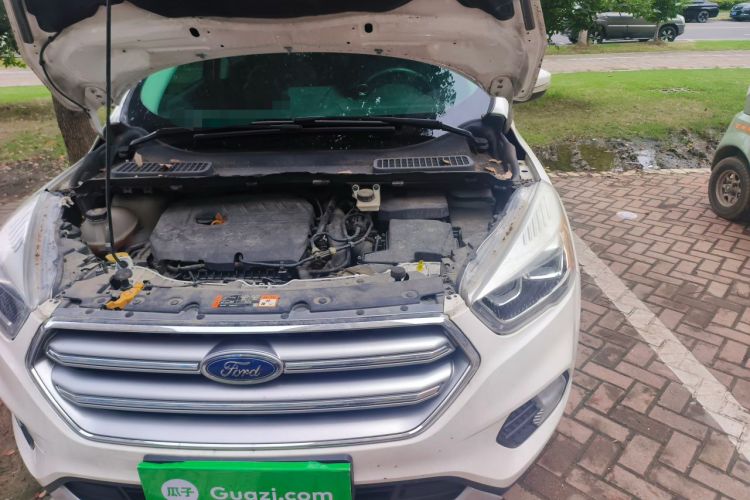 Used Ford Kuga 2017 EcoBoost 180 Two-Wheel-Drive Tiger Leap Model Engine Bay Left