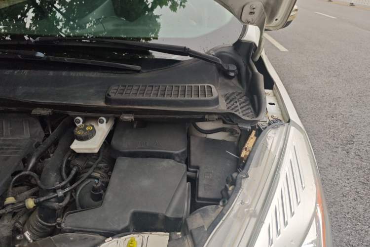 Used Ford Kuga 2017 EcoBoost 180 Two-Wheel-Drive Elite Trim Engine Bay Left