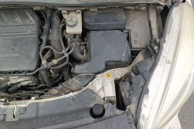Used Ford Kuga 2017 EcoBoost 180 Two-Wheel-Drive Platinum Edition Engine Bay Left