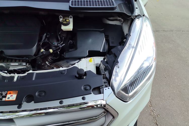 Used Ford Kuga 2017 EcoBoost 180 Two-Wheel-Drive Luxury Wing Edition Engine Bay Left