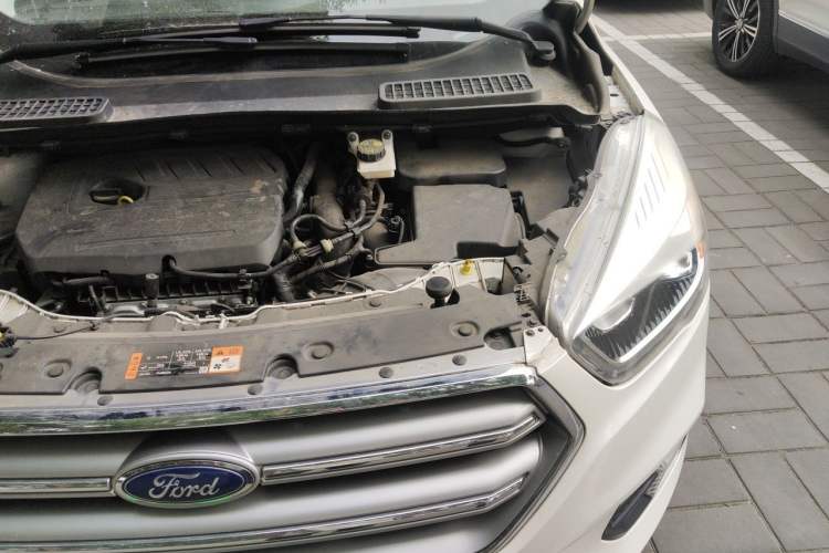 Used Ford Kuga 2017 EcoBoost 180 Two-Wheel-Drive Platinum Edition Engine Bay Left