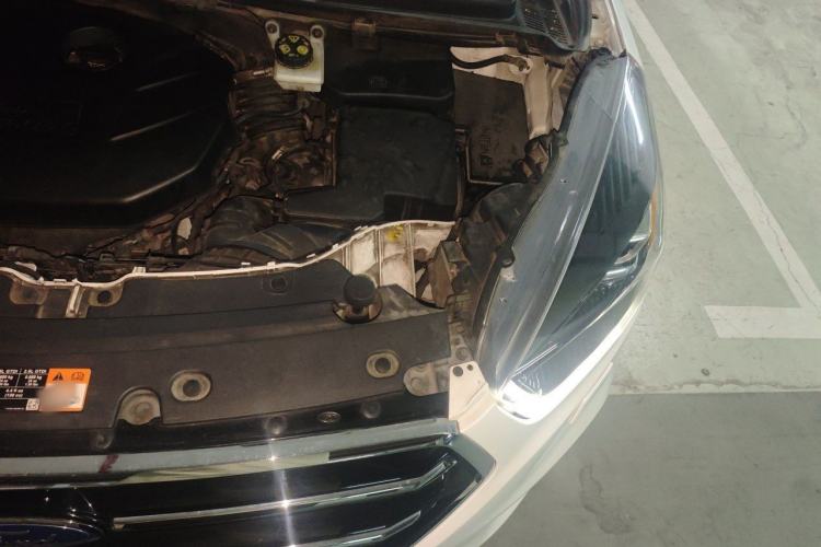 Used Ford Kuga 2017 EcoBoost 245 Four-Wheel-Drive Sport Model Engine Bay Left