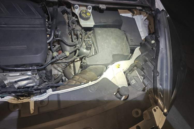 Used Ford Kuga 2017 EcoBoost 180 Two-Wheel-Drive Luxury Wing Edition Engine Bay Left