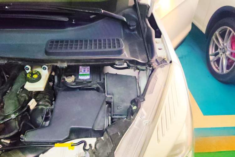 Used Ford Kuga 2017 EcoBoost 180 Four-Wheel Drive Titanium Edition Engine Bay Left