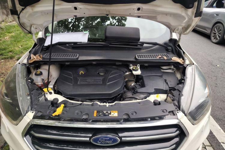Used Ford Kuga 2017 EcoBoost 245 Four-Wheel-Drive Sport Model Engine Bay