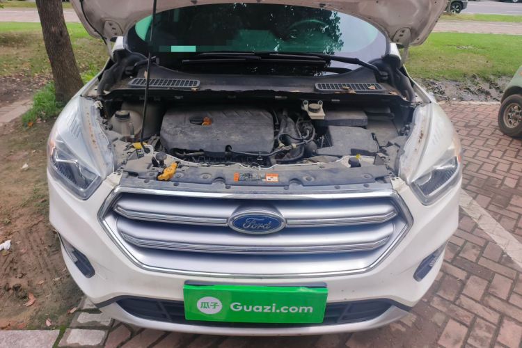 Used Ford Kuga 2017 EcoBoost 180 Two-Wheel-Drive Tiger Leap Model Engine Bay