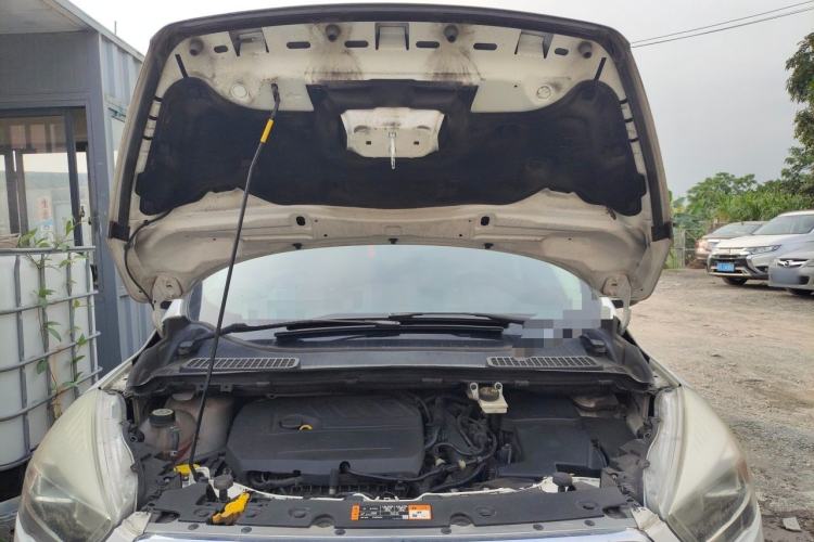 Used Ford Kuga 2017 EcoBoost 180 Two-Wheel-Drive Tiger Leap Model Engine Bay