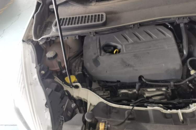 Used Ford Kuga 2017 EcoBoost 180 Two-Wheel-Drive Elite Trim Engine Bay Right