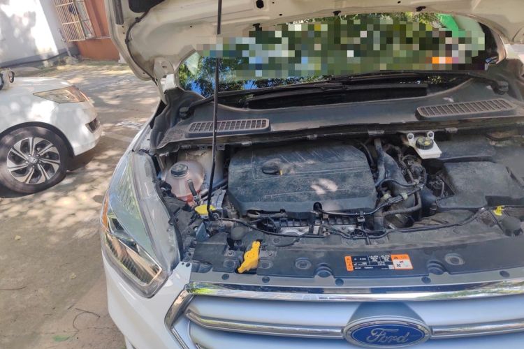 Used Ford Kuga 2017 EcoBoost 180 Two-Wheel-Drive Tiger Leap Model Engine Bay Right