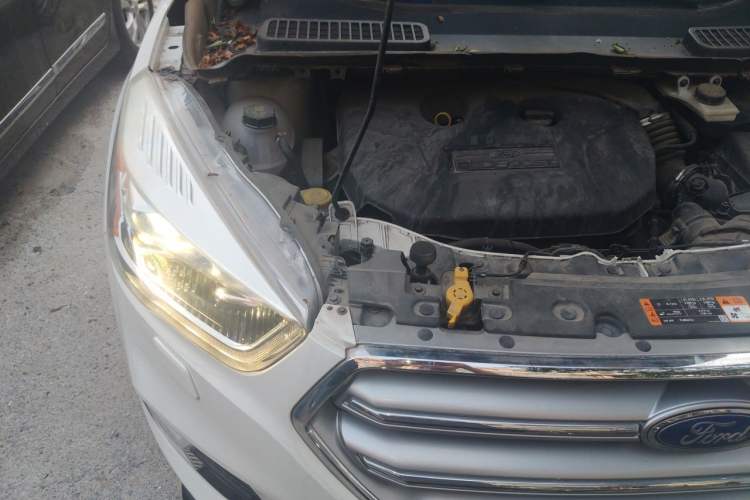 Used Ford Kuga 2017 EcoBoost 245 Four-Wheel Drive Titanium Edition Engine Bay Right