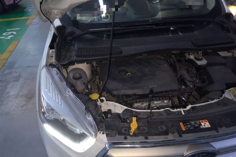 Used Ford Kuga 2017 EcoBoost 180 Two-Wheel-Drive Luxury Wing Edition Engine Bay Right
