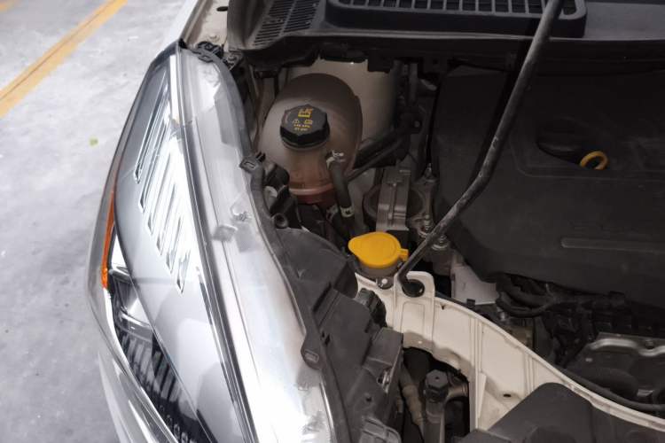 Used Ford Kuga 2017 EcoBoost 180 Two-Wheel-Drive Tiger Leap Model Engine Bay Right