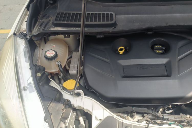 Used Ford Kuga 2017 EcoBoost 245 Four-Wheel Drive Titanium Edition Engine Bay Right