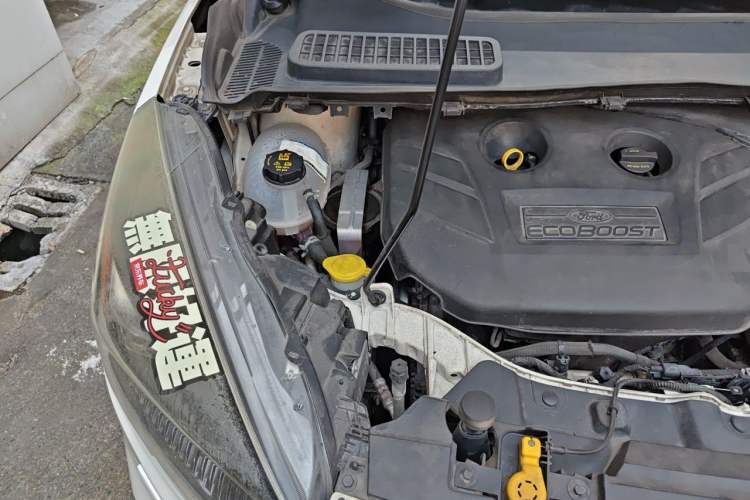 Used Ford Kuga 2017 EcoBoost 245 Four-Wheel-Drive Sport Model Engine Bay Right