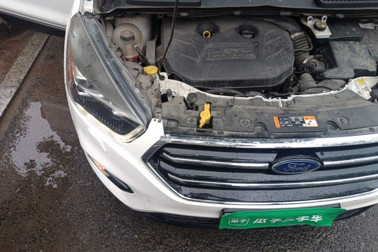 Used Ford Kuga 2017 EcoBoost 245 Four-Wheel-Drive Sport Model Engine Bay Right