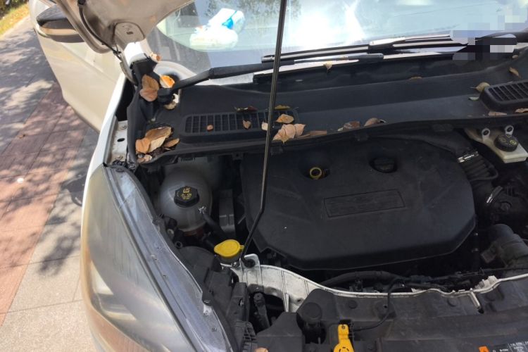Used Ford Kuga 2017 EcoBoost 245 Four-Wheel-Drive Sport Model Engine Bay Right