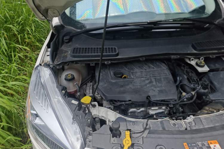 Used Ford Kuga 2017 EcoBoost 180 Two-Wheel-Drive Elite Trim Engine Bay Right