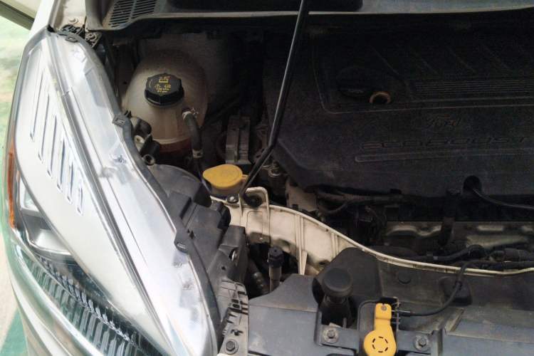 Used Ford Kuga 2017 EcoBoost 180 Two-Wheel-Drive Elite Trim Engine Bay Right