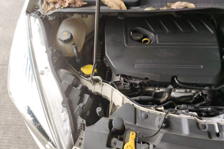Used Ford Kuga 2017 EcoBoost 180 Two-Wheel-Drive Elite Trim Engine Bay Right