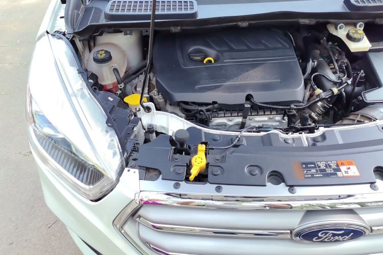 Used Ford Kuga 2017 EcoBoost 180 Two-Wheel-Drive Luxury Wing Edition Engine Bay Right