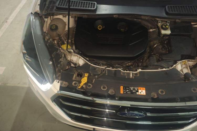 Used Ford Kuga 2017 EcoBoost 245 Four-Wheel-Drive Sport Model Engine Bay Right
